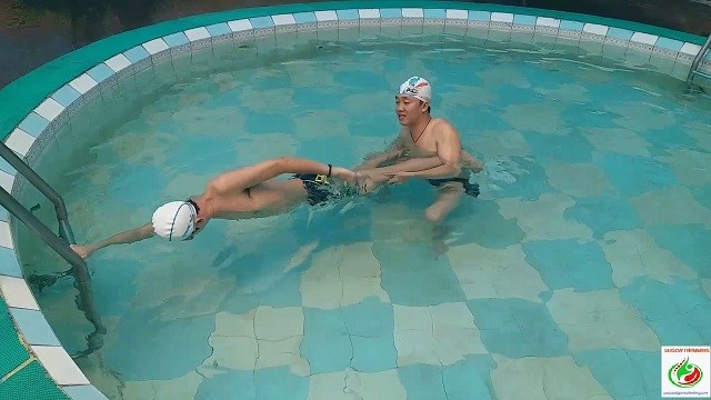 Tập tay bơi sải đúng kỹ thuật