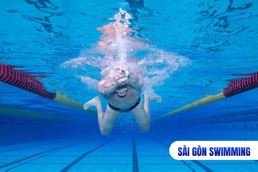 Tốc độ đạp nước sẽ ảnh hưởng đến hiệu lực giai đoạn đạp nước bơi ếch