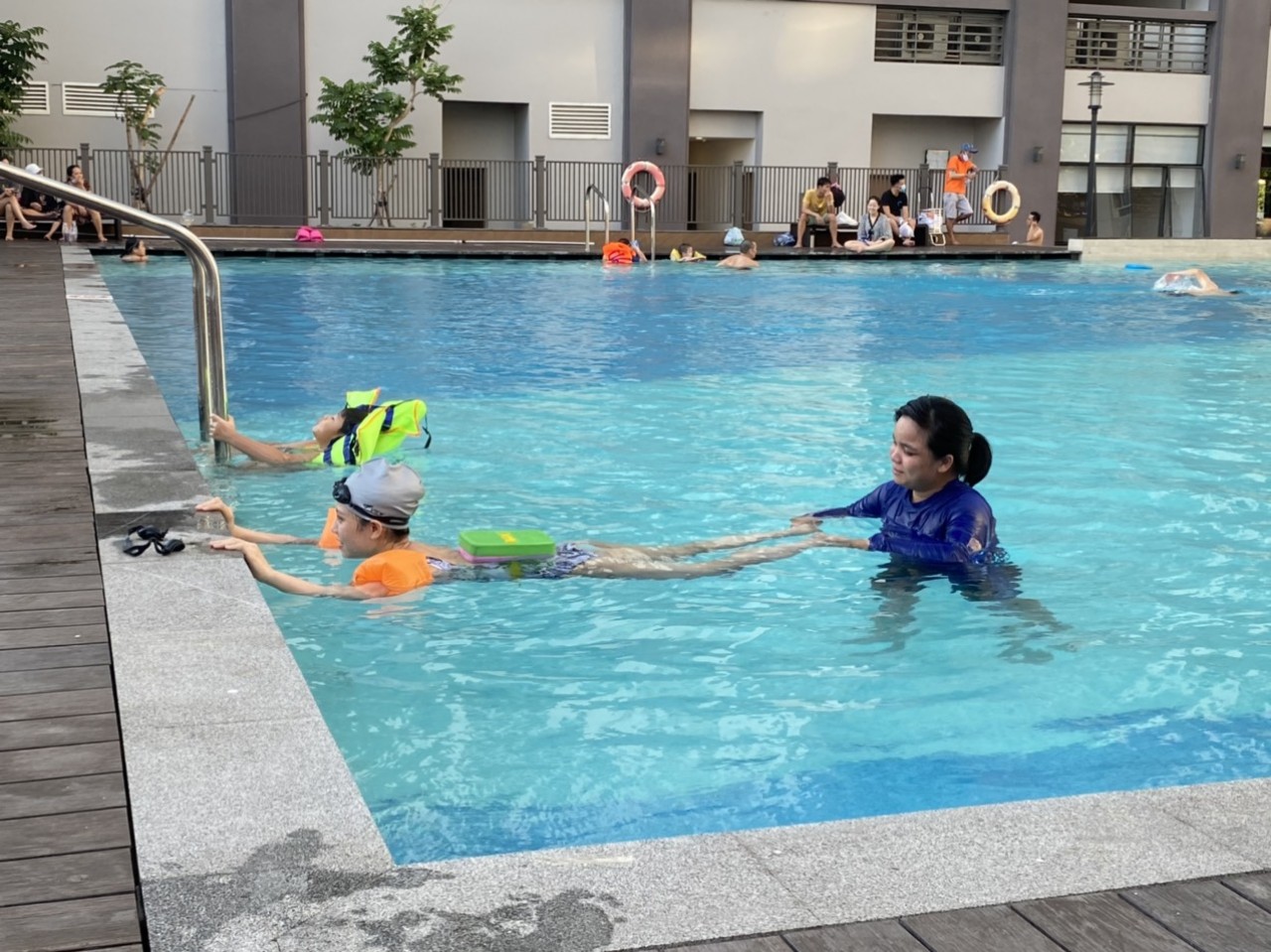 Dạy bơi kèm riêng cho người lớn tại Sài gòn Swimming