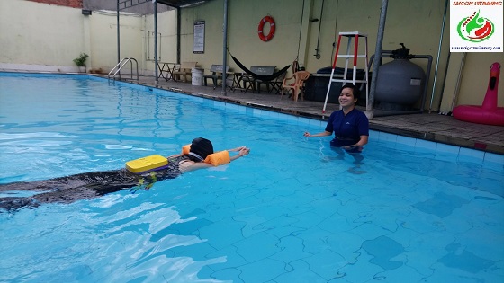 dạy bơi người lớn