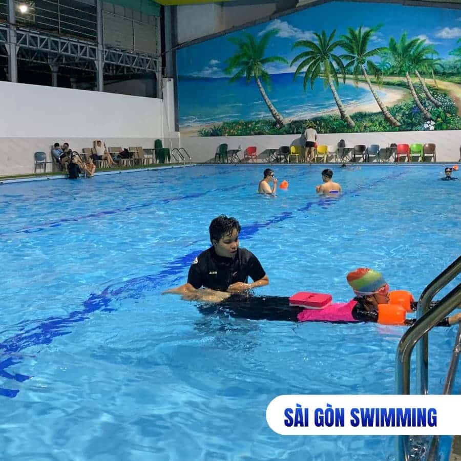 Khóa học bơi 1 kèm 1 dành cho người lớn tại Sài Gòn Swimming