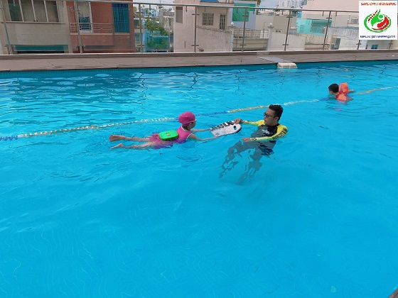 Khóa học bơi kèm riêng dành cho trẻ em