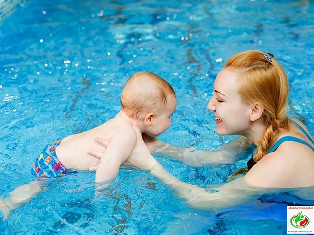 Lớp dạy bơi tại nhà cho bé 3 tuổi