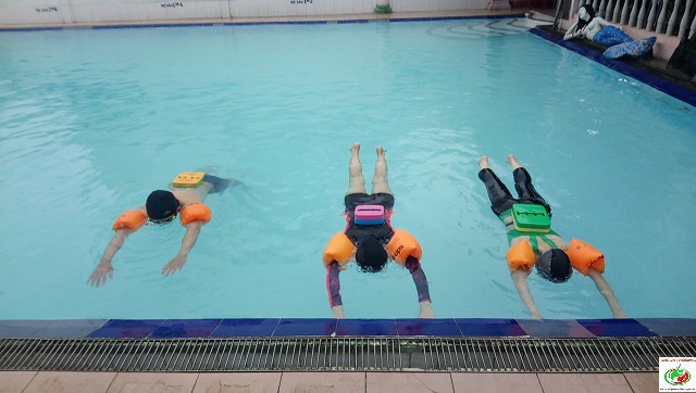 Lớp học bơi giá rẻ ở TPHCM