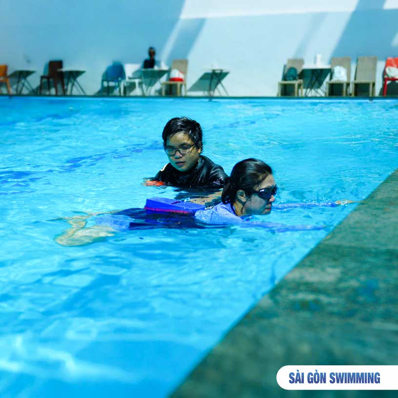 Trung tâm Sài Gòn Swimming tuyển giáo viên dạy bơi